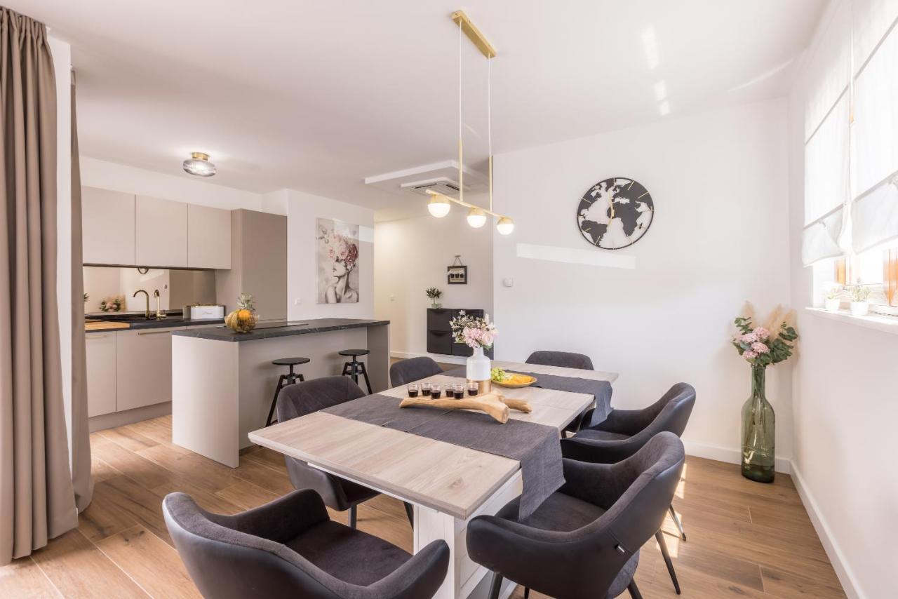Villa Mamma Mia Kaštela Exteriör bild